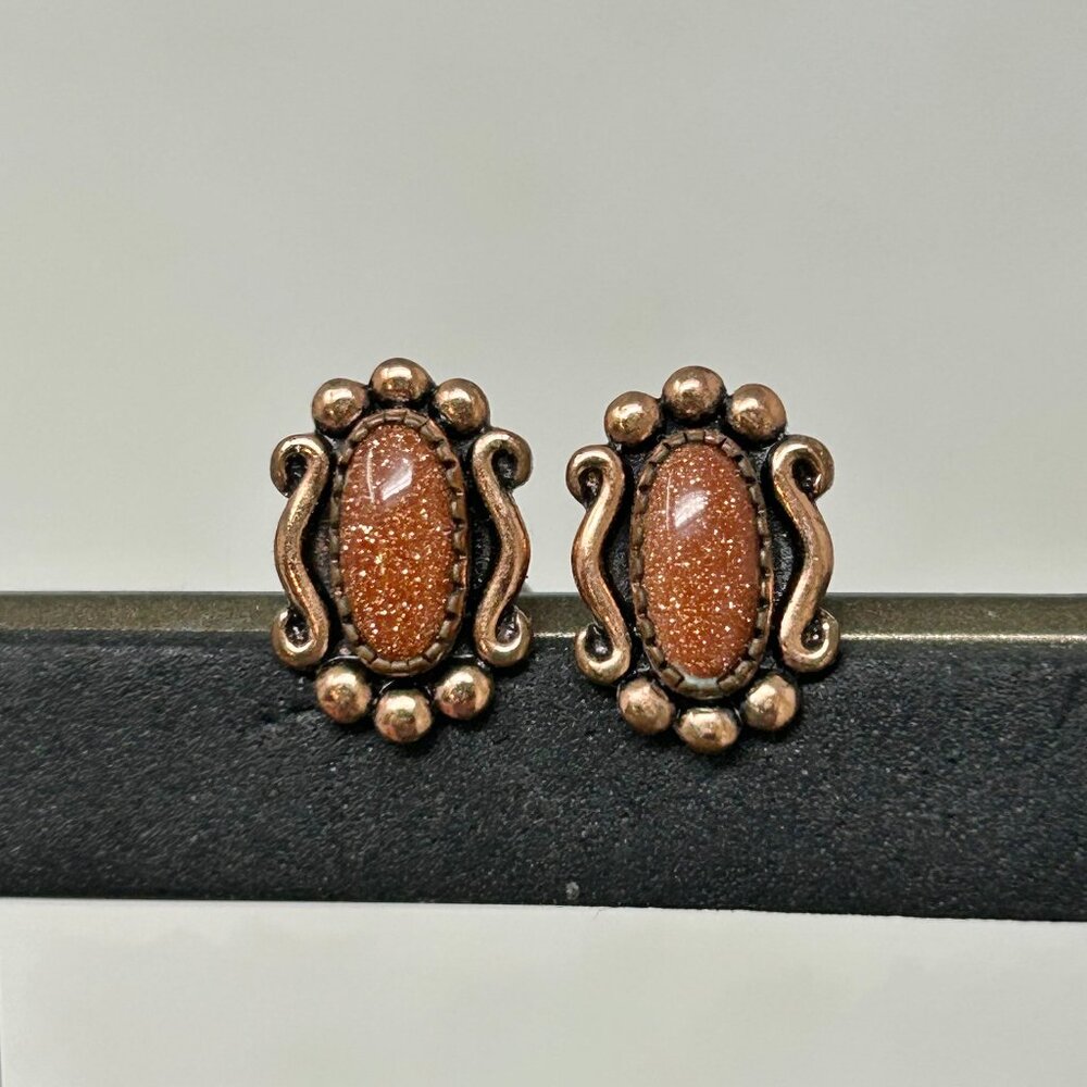 Vtg WM Co Woman’s Earrings Solid Copper w/ Copper Lucite Southwest Oval 1.8 gr